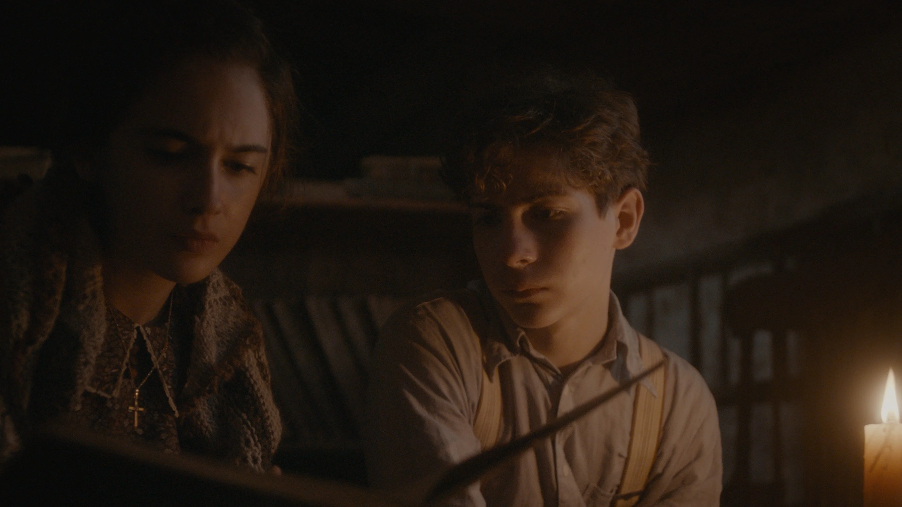 Hài Cốt Thầm Thì Full